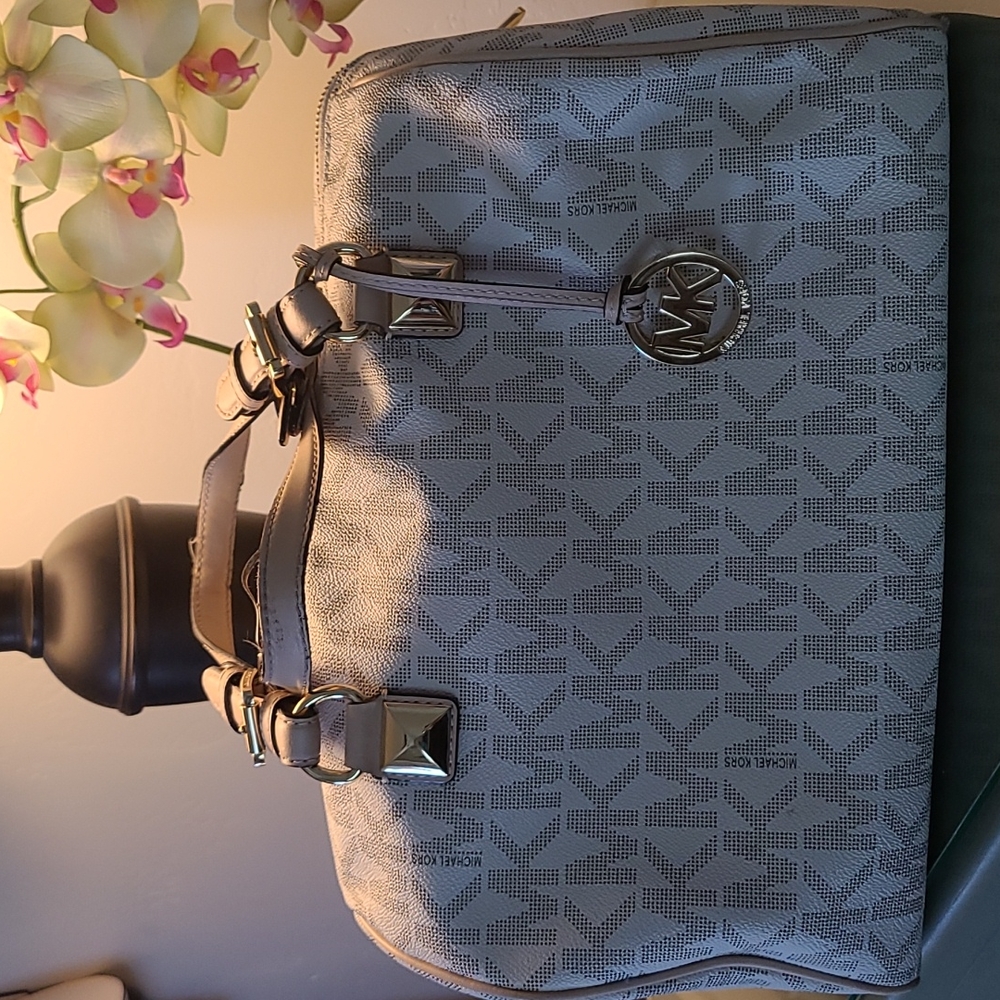 MICHAEL Michael Kors Large Grayson Satchel Vanilla